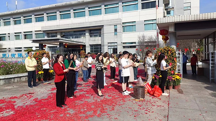 1708335705807706.jpg 0df1905ba0bb1390aff79d8c3d5dca6.jpg